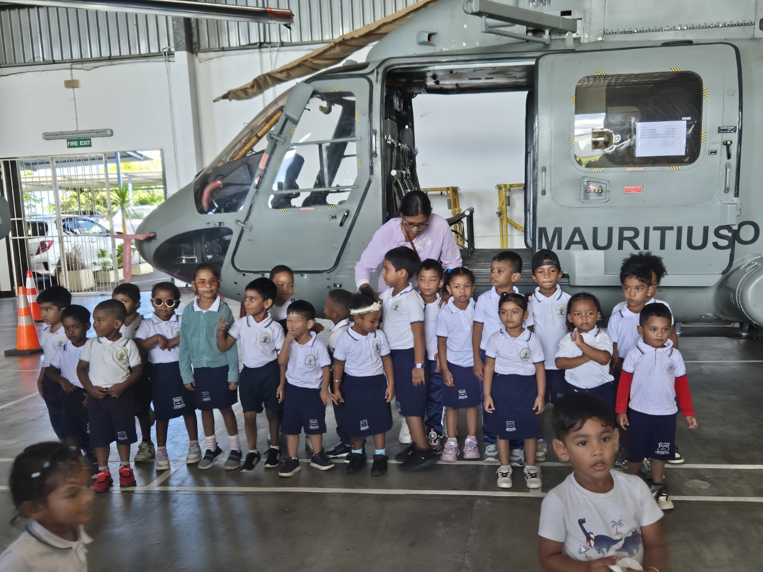 New Garden children visiting a helicopter